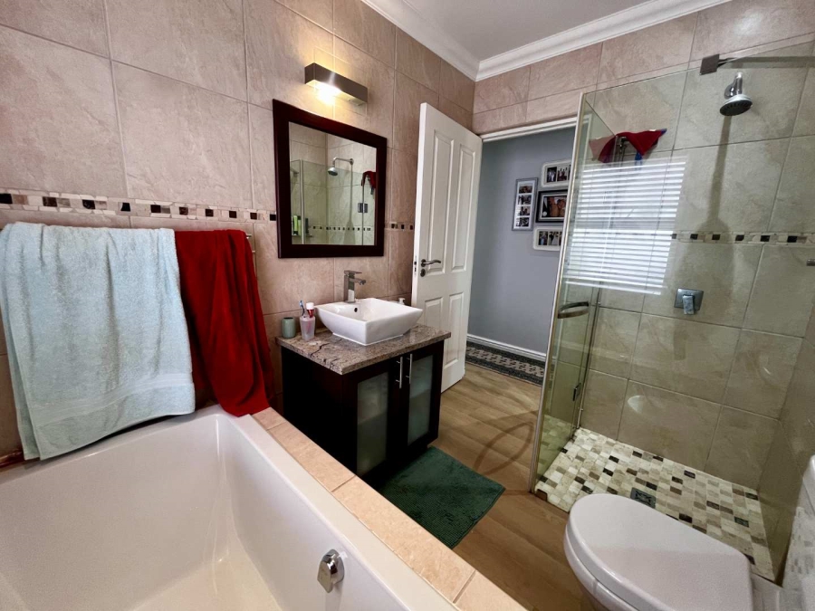 3 Bedroom Property for Sale in Hemel en Aarde Estate Western Cape